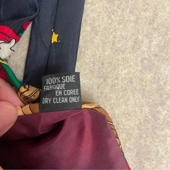 Disney Vintage Mickey Mouse Christmas Goofy Donald Pluto 100% 4” Silk Neck Tie - Picture 7 of 10